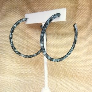 💎Beutiful Lightweight Acrylic Hoop Earrings💎